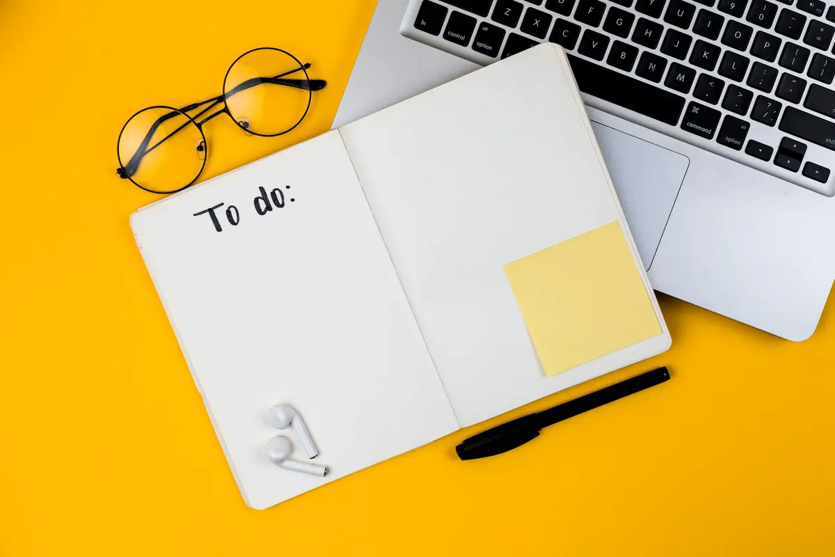 Resume Action Verbs: Strong Words for Every Bullet